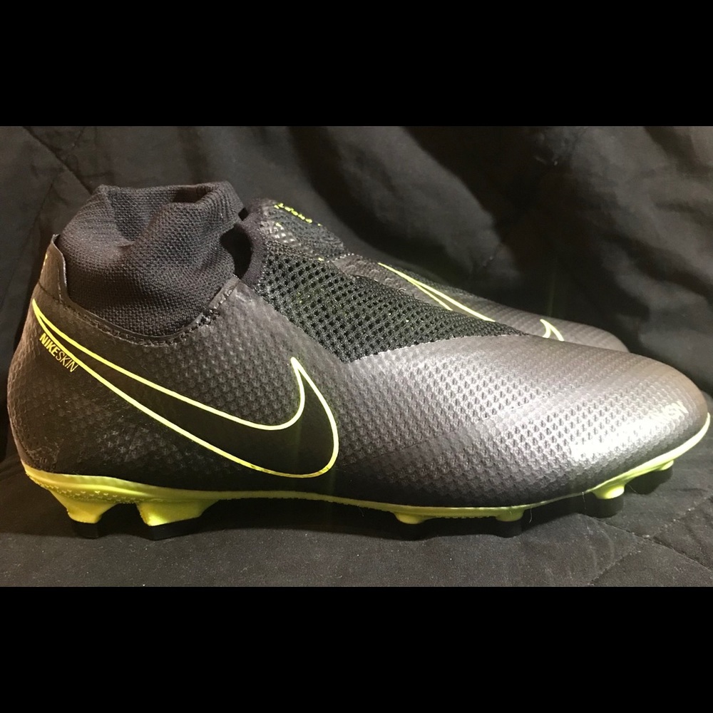 Nike Phantom Vision Pro DF FG - Men's Size 8.